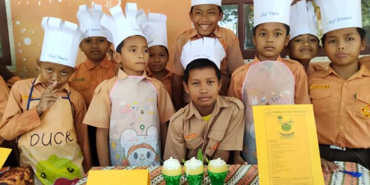 Siswa Mis Dinul Islam Antunasi Ikuti Ujian Praktek Memasak