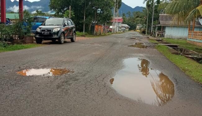 DPUPR – DKP Lingga Segera Perbaiki Jalan Rusak di Pusat Kota Daik