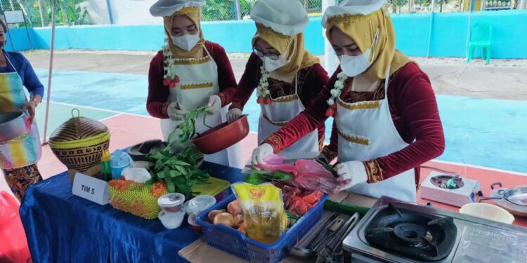 Memperingati Hari Kartini, Jalasenastri Cabang 6 Korcab lV DJA l Gelar Lomba Masak Gunakan Baju Adat