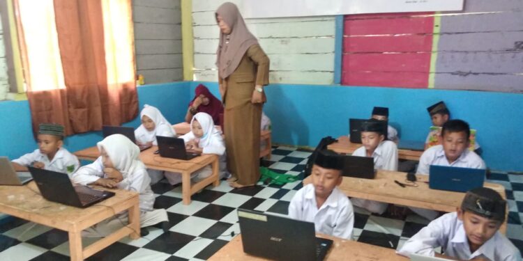 Hari Ini MIS Dinul Islam Gelar Ujian Akhir Madrasah Berbasis Komputer