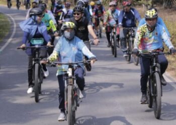 Kampanyekan Hidup Sehat, Bupati Asahan H Surya Gowes Bereng Komunitas Sepeda