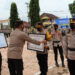 Kapolda Sumsel Berikan Reward Kepada Polri Berprestasi Yang bertugas Di Polres Muba