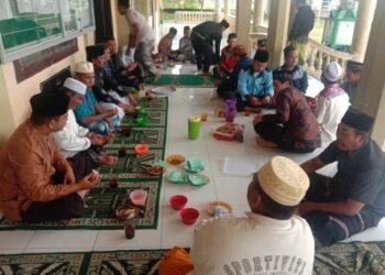 Usai Acara Ba’da Shubuh Berjamaah, BKPRMI Aceh Singkil Rajut Silaturahmi Dengan Jemaah Mesjid Baiturrahim Singkil