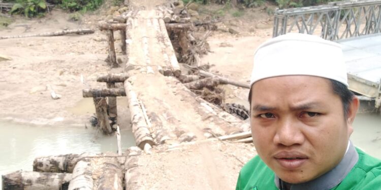 Lewati Medan Berat, Penyuluh Agama Islam Suro laksanakan Tugas Khatib Jum’at Di Daerah Terpencil