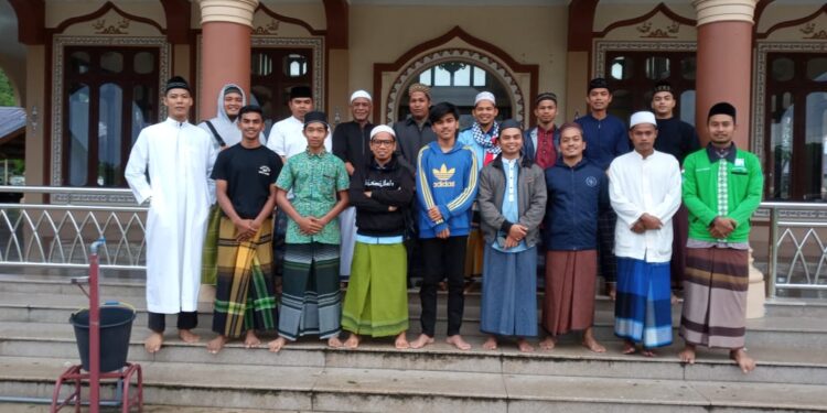 Angkat tema Maraknya Game Judi online, PAI Singkil Isi Tausiah Gerakan Subuh berjamaah Di Masjid Baitussalihin