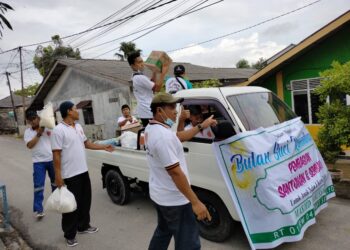 Menjelang Puasa Relawan Sidomulyo Bagikan Paket Sembako Untuk Kaum Dhuafa Dan Anak Yatim Piatu