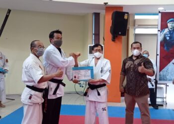 Perguruan Karate Kala Hitam Cabang Marine Custom Karimun Gelar Kenaikan Tingkat, 16 Orang  Lulus