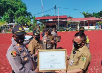 Tiga Polsek Kabupaten Karimun Terima Penghargaan Kampung Tangguh Nusantara