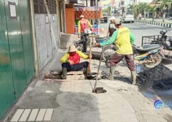 Antisipasi Banjir, Pemkab Asahan Bersihkan Saluran Air Seputaran Kota Kisaran