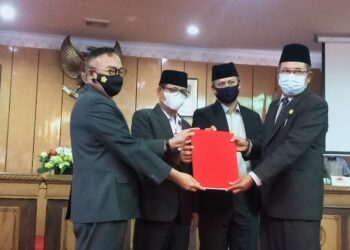 Rapat Paripurna Tentan LKPJ Bupati Karimun Tahun 2020