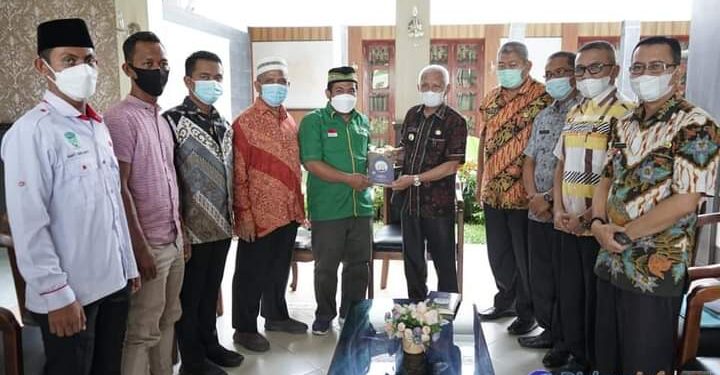 Bupati Asahan Terima 500 Al Qur’an Dari Pemuda PUI Sumut