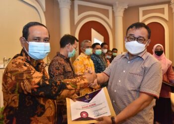 Plh Bupati Karimun Hadiri Penyampaian Hasil Evaluasi Laporan Kinerja OPD Tahun 2020