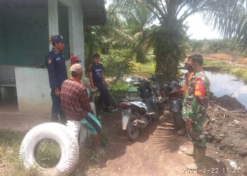 Disela TMMD, Babinsa Sosialisasikan Bahaya Karhutla