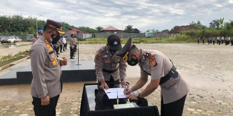 Kapolres Rohul Pimpin Sertijab Wakapolres
