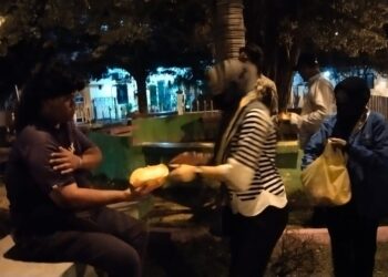 Organisasi Mahasiswa PK PMII STIE CAKRAWALA Bagikan Makanan Sahur Kepada Anak Jalanan Dan Fakir Miskin