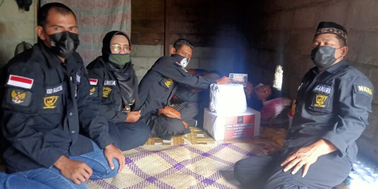 Di Akhir Ramadhan GAMAWA Bagikan Santunan Dan sembako Kepada Leni yang Terkena Kanker