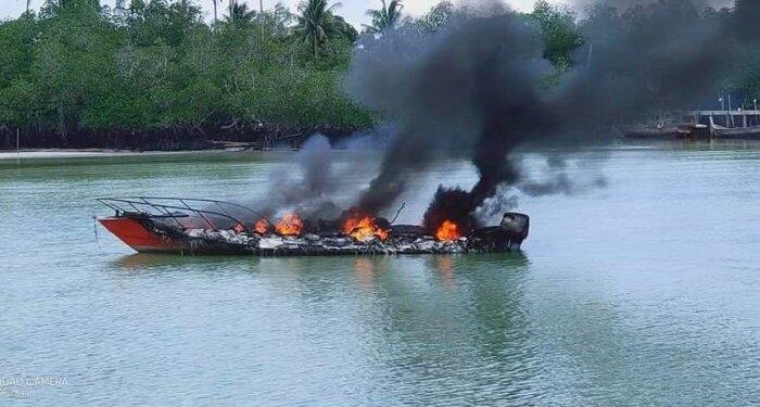 Usai Antarkan Pasien Rujukan Ke Batam Speedboat BPBD Terbakar