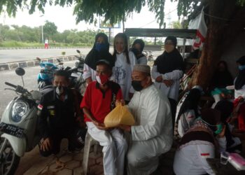 GAMAWA Bagikan sembako kepada Petugas kebersihan  Di Costal Area