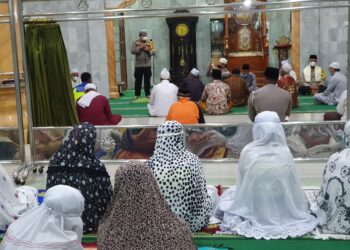 Kapolres Nurhidayat Dan Jajaran Subuh Keliling Ajak Masyarakat Rohul Ikut Prokes