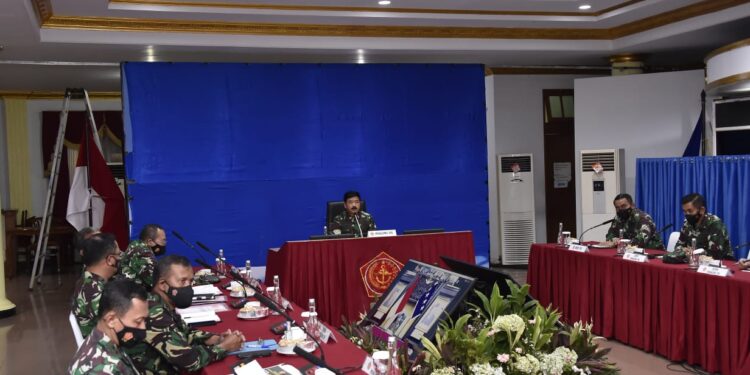 Penanggulangan Covid 19, Panglima TNI Pimpin Rapat Evaluasi PPKM Skala Mikro