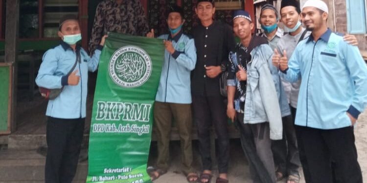 BKPRMI Aceh Singkil Bagi Takzil Di Kampung Kayu Menang