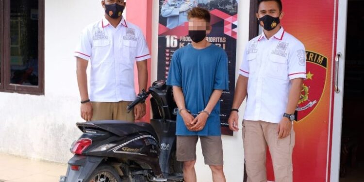 Pria Berambut Ala korea terpergok Warga Curi Kambing