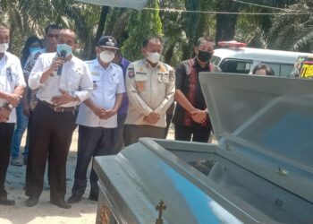 Bupati Asahan Dan Mantan Ketua MPW PP Provsu Hadiri Pemakaman James Ganda Sormin