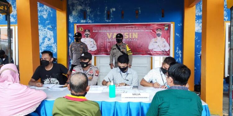 Hari Bhayangkara ke-75, Polsek Dabo Singkep Gelar Vaksinasi Massal