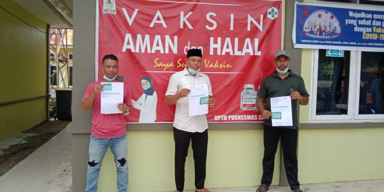 Keuchik Desa Takal Pasir Singkil Harapkan Perangkat Desa dan Warga Ikut Vaksinasi Covid-19