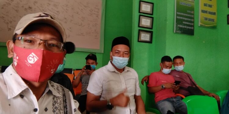 Keuchik Desa Teluk Rumbia Ikuti Program Vaksinasi Secara Masal Di Puskesmas Singkil