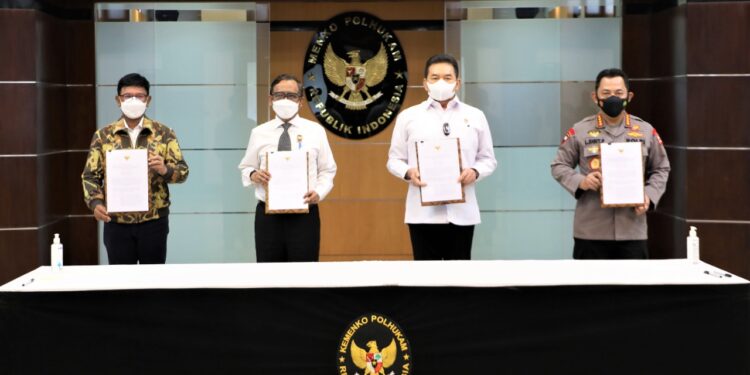 SKB Pedoman Implementasi UU ITE Ditandantangi, Mahfud MD Berharap Beri Perlindungan pada Masyarakat