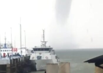 Terjadinya Waterspout Di Laut Karimun, BMKG : Jauhi Lokasinya