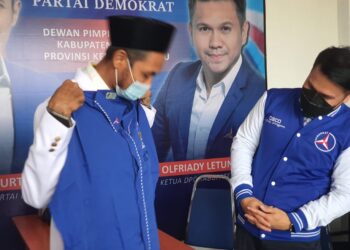 Saling Tukar Baju Kehormatan, DEMOKRAT Dan PKS Jalin Silaturahmi