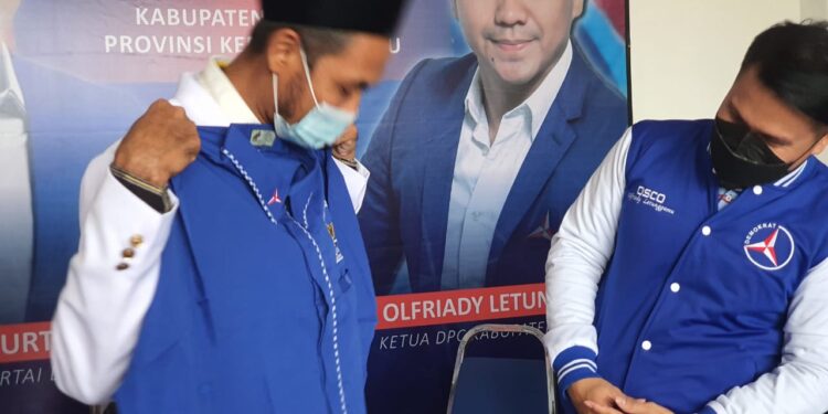 Saling Tukar Baju Kehormatan, DEMOKRAT Dan PKS Jalin Silaturahmi