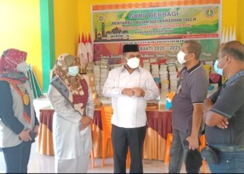 Bupati Karimun Hadiri Penyerahan 50 Kasur dan Tempat Tidur dari PT KSS dan 200 Komputer dari PT Saipem