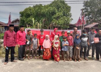 Fraksi Partai Aceh Adakan Syukuran Dan Berikan Santunan Ke Anak Yatim