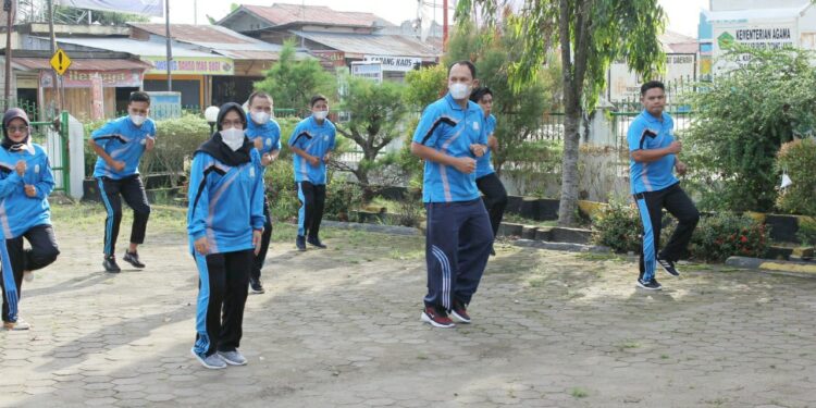 Jelang HBA Ke 61 Dan Hari IAD Ke 21 Kejari Palas Senam Pagi Membangun Identitas Jati Diri Sehat