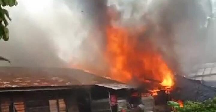 Kebakaran Besar Terjadi di Dabo Singkep, Lima Rumah Hangus