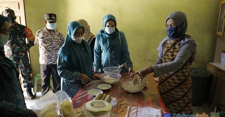 Ketua TP PKK Asahan Lakukan Pembinaan Lomba UP2K di Desa Marjanji Aceh