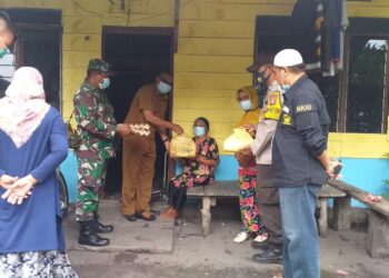 Sambut Idul Adha 2021, DPC GAMAWA Dan PAC Buru Bagikan 25 Sembako Di Kecamatan Buru