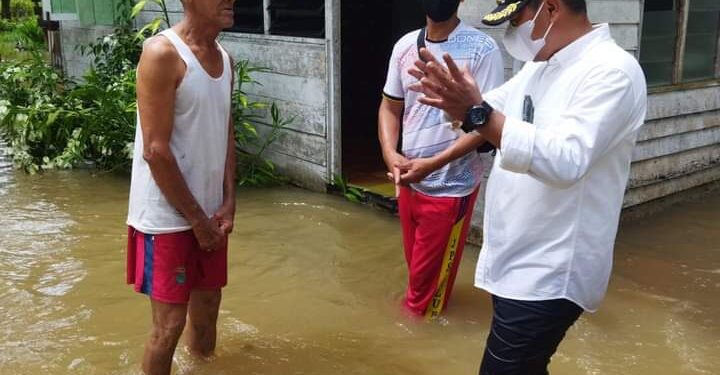 Wabub Lingga Tinjau Lokasi Banjir di Wilayah Kelurahan Dabo Lama