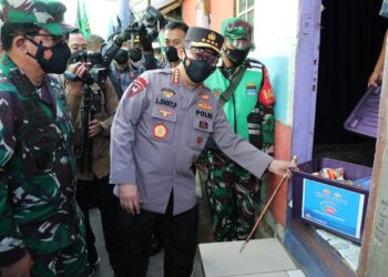 Polri Salurkan Bansos Sembako 723.773 Paket dan 3.863 Ton Beras Sepanjang PPKM Darurat Hingga Berlevel