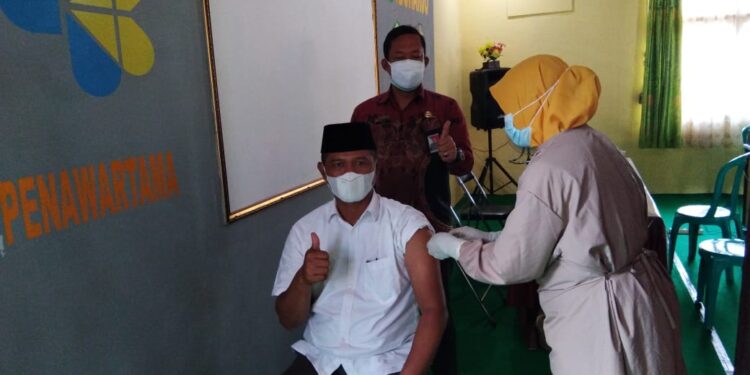 Puskesmas Penawartama Bersama Tim Vasinator Maksimalkan Pelaksanaan Vaksin