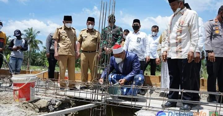 Bupati Asahan Letakkan Batu Pertama Gedung 2 Pondok Pesantren Bina Ulama Kisaran