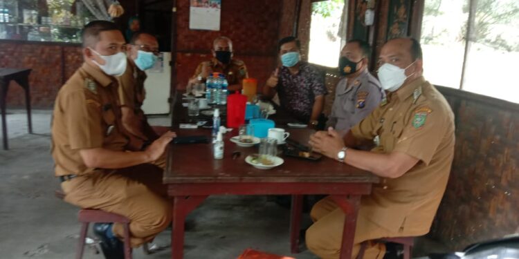 Forkompincam Wilkum Polsek Pulau Raja Diskusi Terkait Instruksi Bersama Tentang PPKM