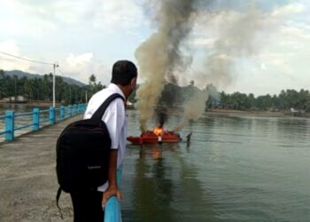 Speedboat Penumpang Terbakar