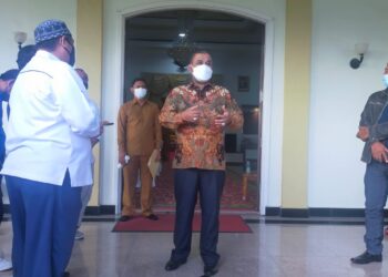 Peringati Kemerdekaan yang Ke-76, Bupati Karimun Ajak Masyarakat Bersatu Melawan Covid-19