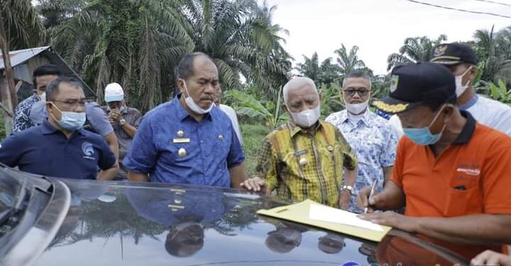 Bupati dan Wakil Bupati Asahan Tinjau Rencana Normalisasi Saluran Air Kelurahan Binjai Serbangan