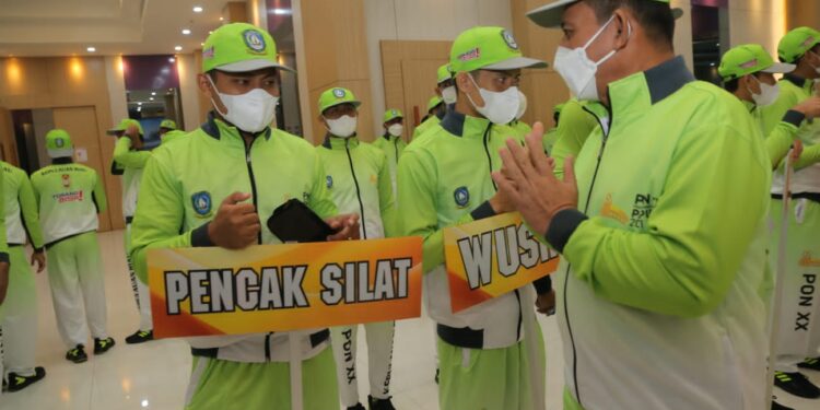 Gubenur Kepri Lepas Kontingen PON ke Papua