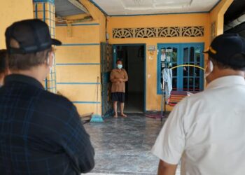 Bupati Karimun Sapa Warganya Yang Sedang Menjalani Isolasi Mandiri